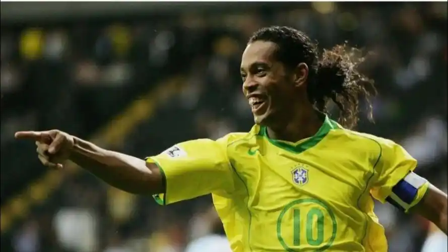 中卫和前锋 中卫和前锋